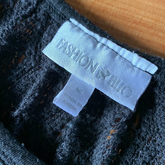 Fashion Bug crochet poncho. - Picture 2 of 2